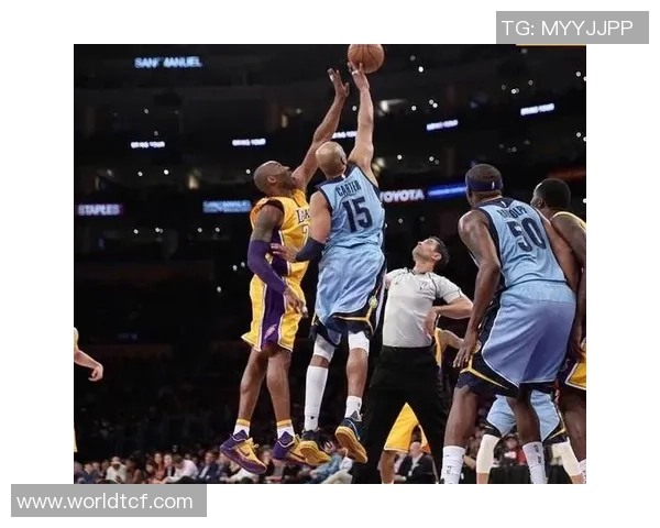 艾弗森与卡特的巅峰对决：谁才是篮球场上的真正传奇